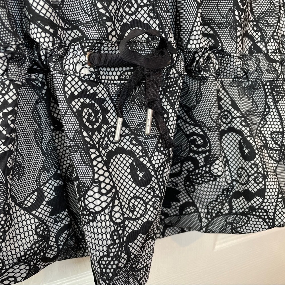 Nivo NVO Black and White Golf Athletic Top Small - Picture 7 of 16